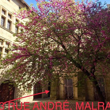 Appartement A 50 M De La Place Aux Herbes อูเซส ภายนอก รูปภาพ