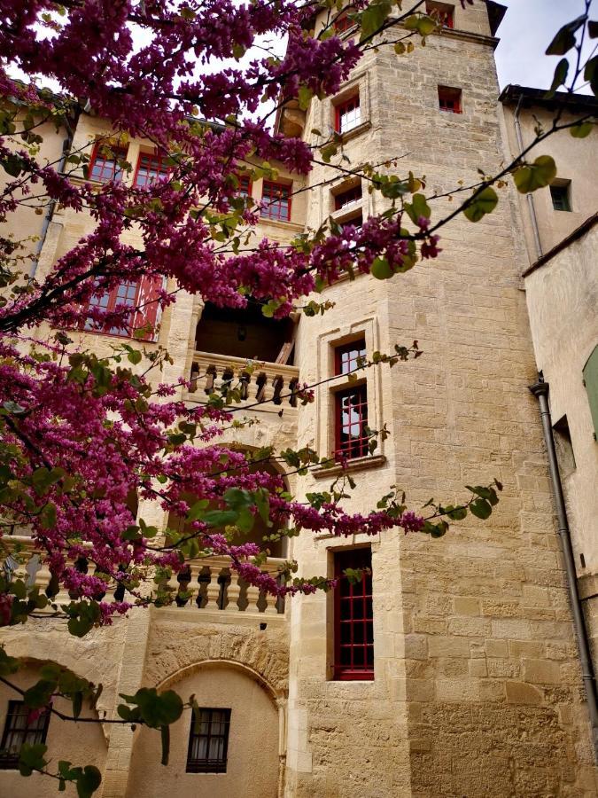Appartement A 50 M De La Place Aux Herbes อูเซส ภายนอก รูปภาพ
